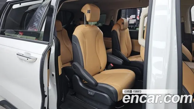 Kia Carnival Generation 4 — Фото автомобиля 18