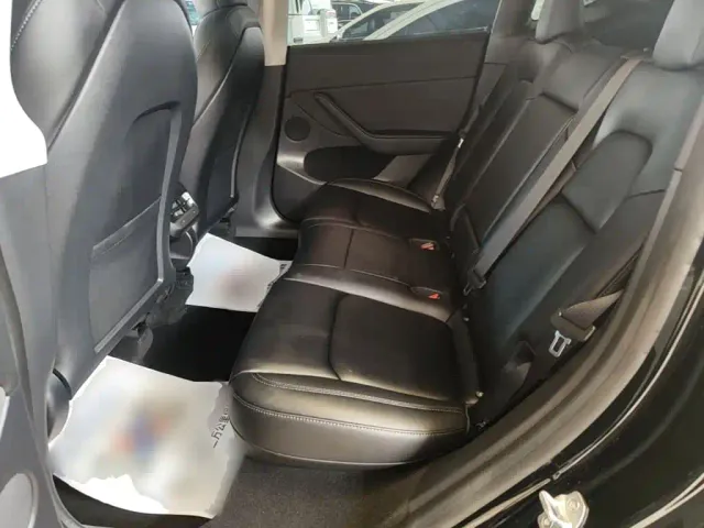 Tesla Model Y — Фото автомобиля 16