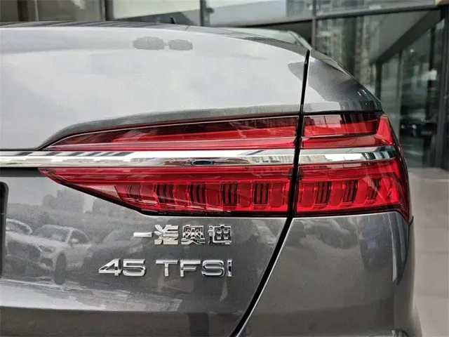 Audi A6L — Фото автомобиля 15