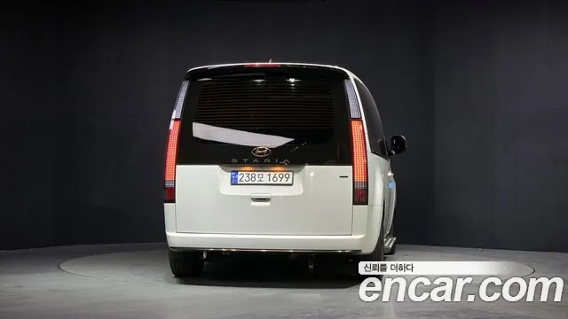 Hyundai Staria Staria 4WD Lounge 9 мест — Фото автомобиля 4
