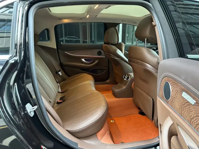 Mercedes-Benz E-Class — Фото автомобиля 13