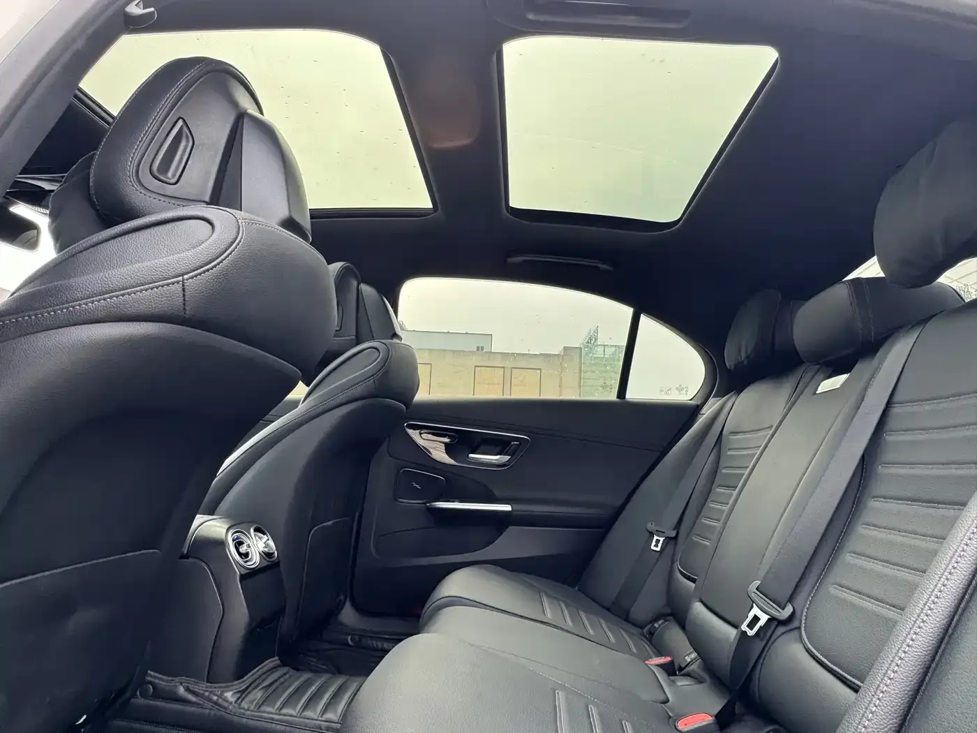 Mercedes-Benz Mercedes-Benz C-Class New Energy 2024 Second Facelift C 350 eL — Фото автомобиля 5