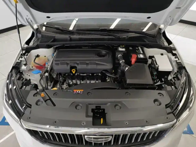 Geely Emgrand — Фото автомобиля 10