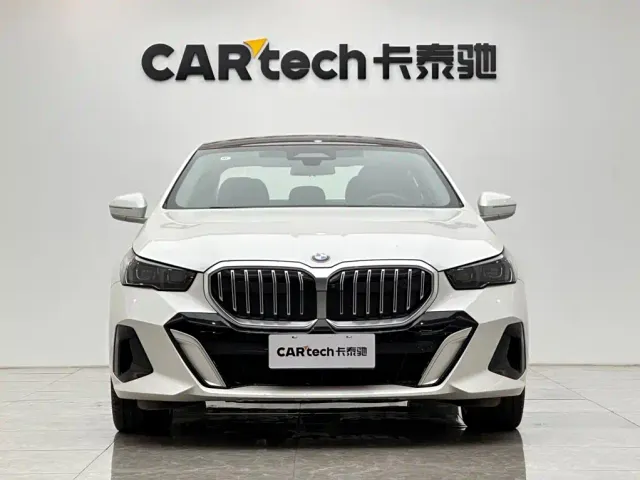BMW 5 Series — Фото автомобиля 7