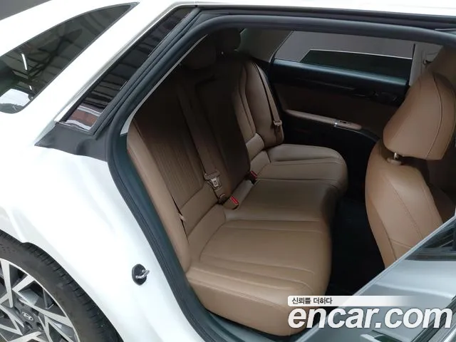 Hyundai Grandeur Grandeur (GN7) 2.5 Бензин 2WD — Фото автомобиля 11