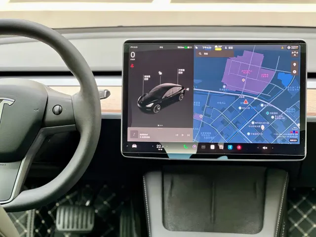 Tesla Model 3 — Фото автомобиля 14