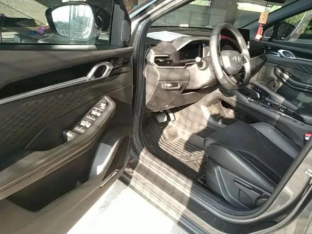 Geely Binyue — Фото автомобиля 15