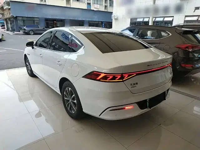 BYD Qin PLUS — Фото автомобиля 4