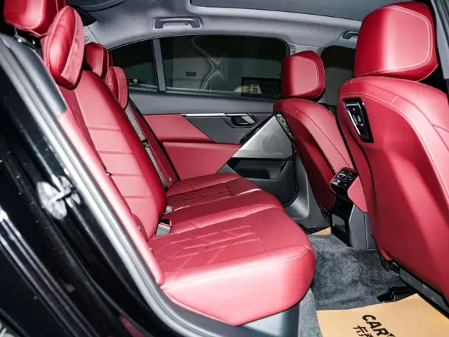 BMW 5 Series — Фото автомобиля 24