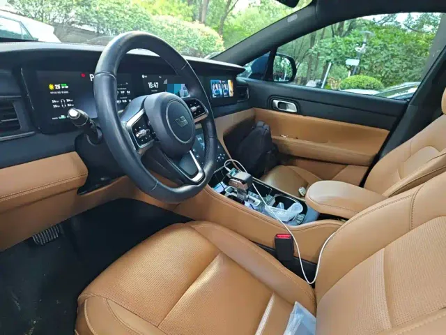 Li Auto ONE — Фото автомобиля 7