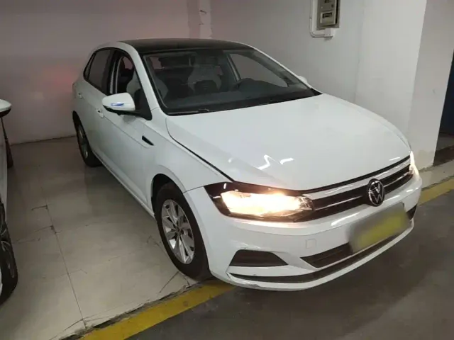 Volkswagen Polo — Фото автомобиля 3