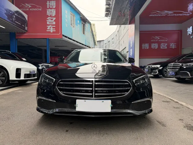 Mercedes-Benz E-Class — Фото автомобиля 2