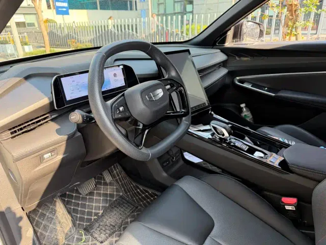 Geely Boyue — Фото автомобиля 7