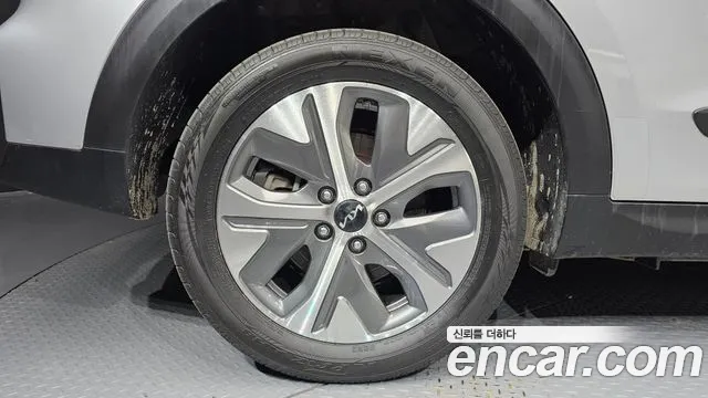 Kia Niro — Фото автомобиля 5