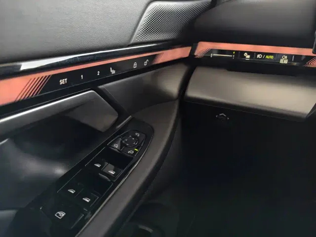 BMW i5 — Фото автомобиля 11