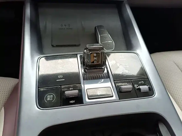 BYD Seal 07 DM-i — Фото автомобиля 13