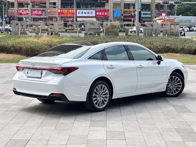 Toyota Avalon — Фото автомобиля 4