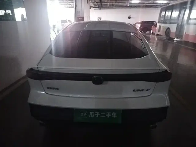Changan UNI-V — Фото автомобиля 3