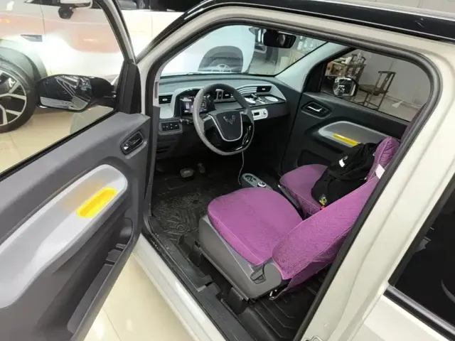 Wuling Hongguang Mini EV — Фото автомобиля 11