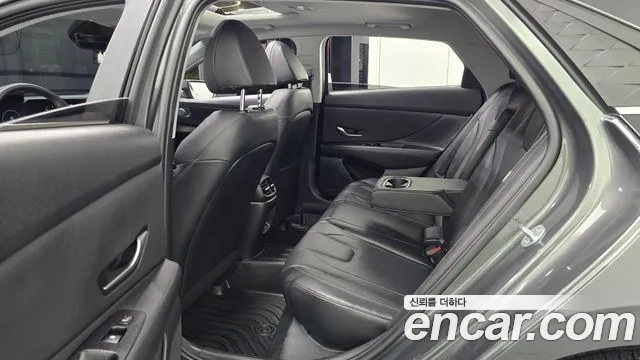 Hyundai Avante CN7 — Фото автомобиля 18