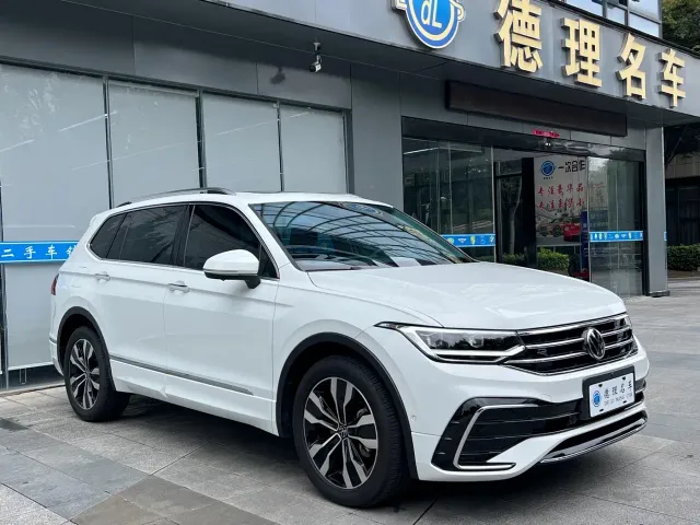 Volkswagen Tiguan L — Фото автомобиля 5