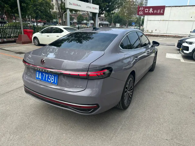Volkswagen Passat — Фото автомобиля 5