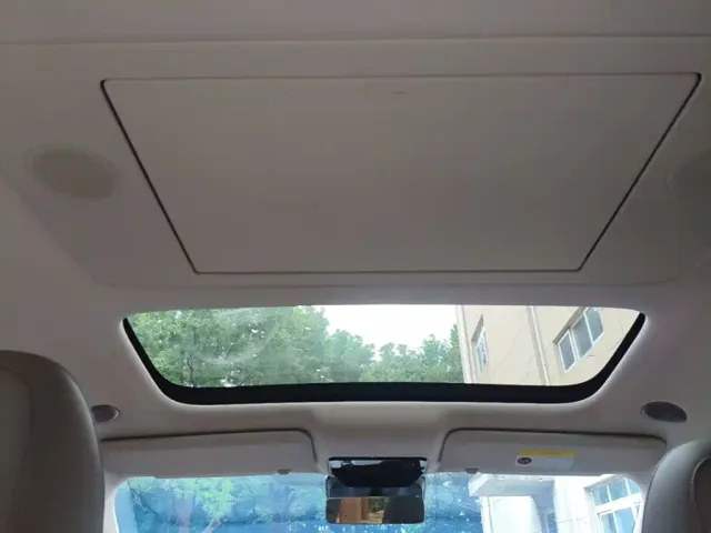 Li Auto i8 — Фото автомобиля 17