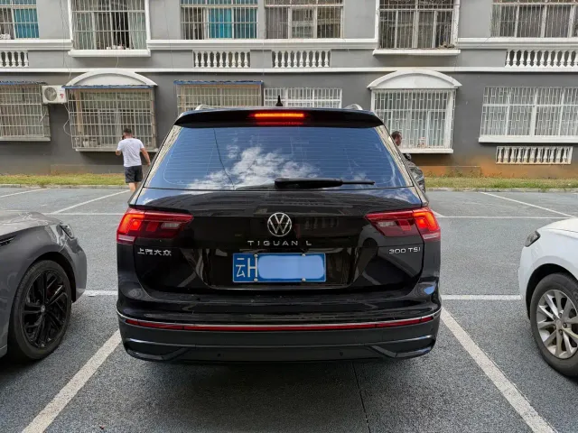 Volkswagen Tiguan L — Фото автомобиля 6