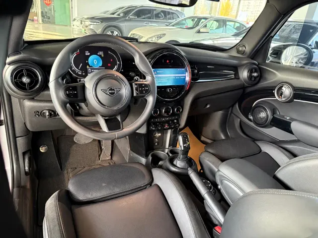 MINI Hatch — Фото автомобиля 12
