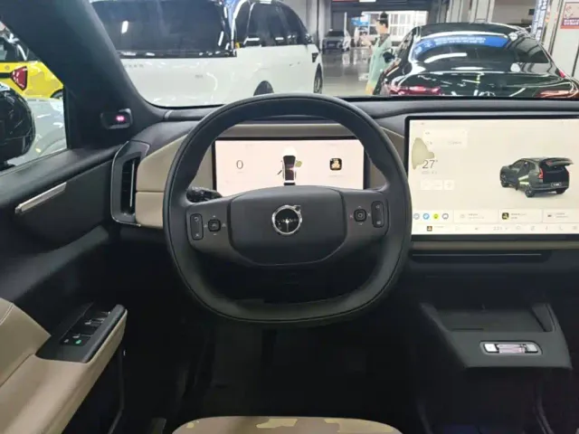 Volvo Volvo XC70 Plug-in Hybrid 2025 Standard — Фото автомобиля 10