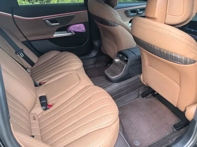 Mercedes-Benz E-Class — Фото автомобиля 7