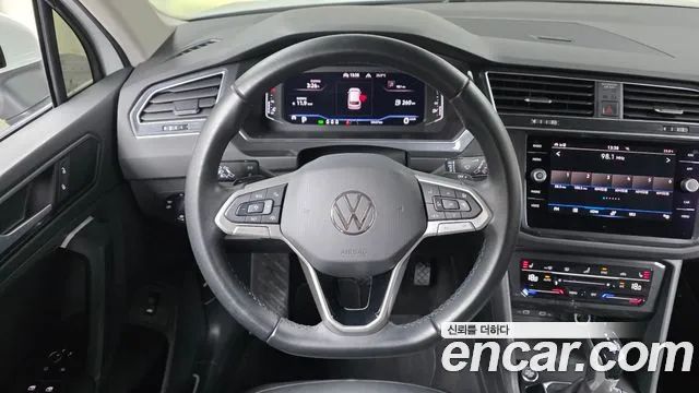 Volkswagen Tiguan Tiguan 2 поколение 2.0 TDI Premium — Фото автомобиля 14