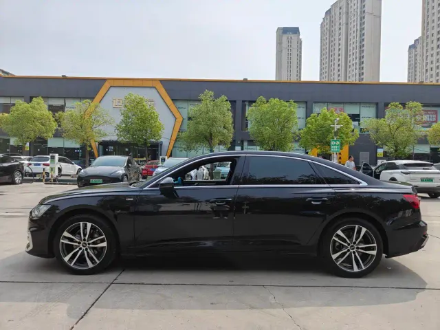 Audi A6L — Фото автомобиля 10