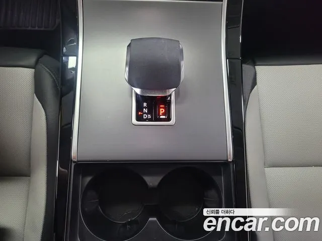 Land Rover Range Rover Velar — Фото автомобиля 10