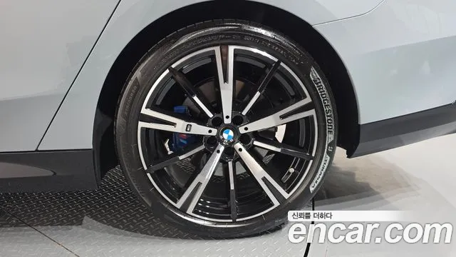 BMW 5-Series 5 серия (G60) 530i xDrive M Sport — Фото автомобиля 16