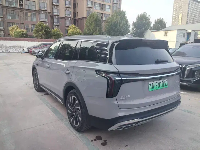 Hongqi HS7 PHEV — Фото автомобиля 4