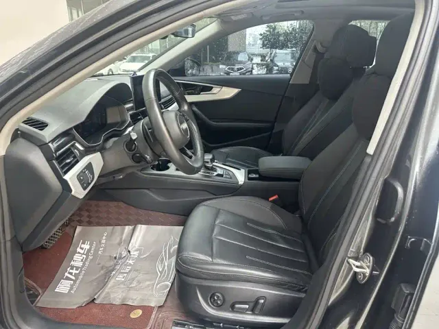 Audi A4L — Фото автомобиля 9