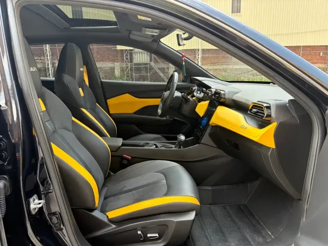 Dongfeng Yixuan — Фото автомобиля 14