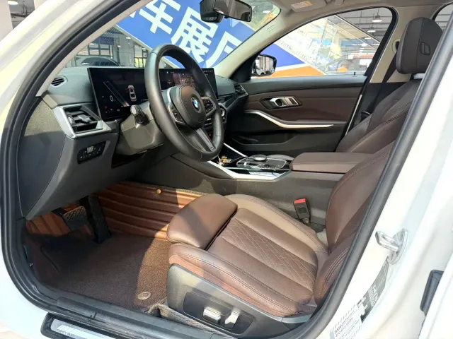 BMW 3 Series — Фото автомобиля 5