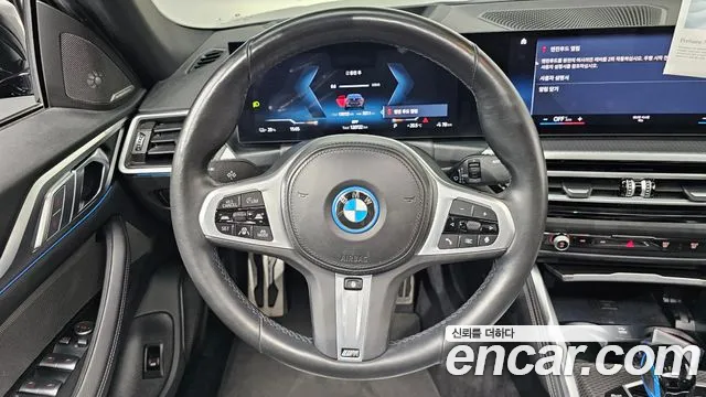 BMW i4 — Фото автомобиля 19