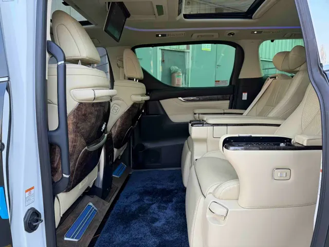 Toyota Vellfire — Фото автомобиля 8