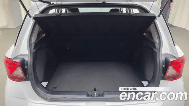 Hyundai Venue — Фото автомобиля 26