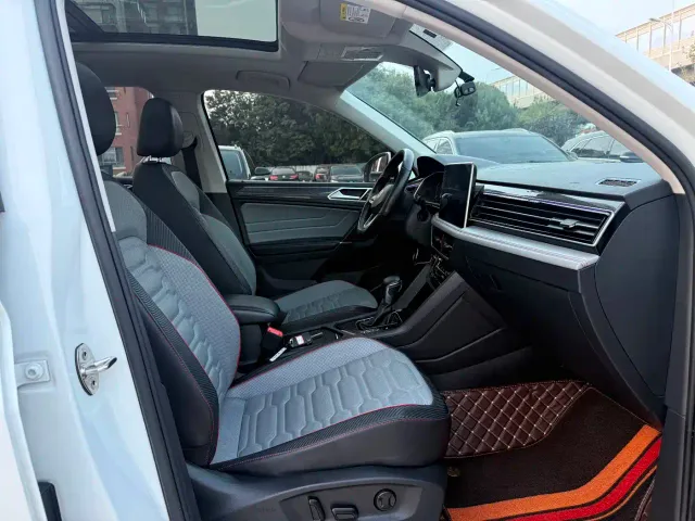 Volkswagen Tiguan L — Фото автомобиля 3