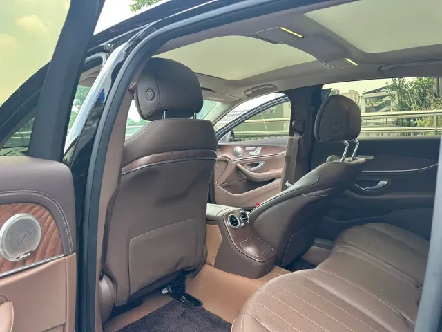 Mercedes-Benz E-Class — Фото автомобиля 8
