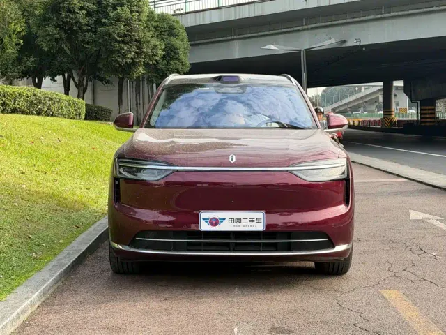 Aito M7 — Фото автомобиля 2