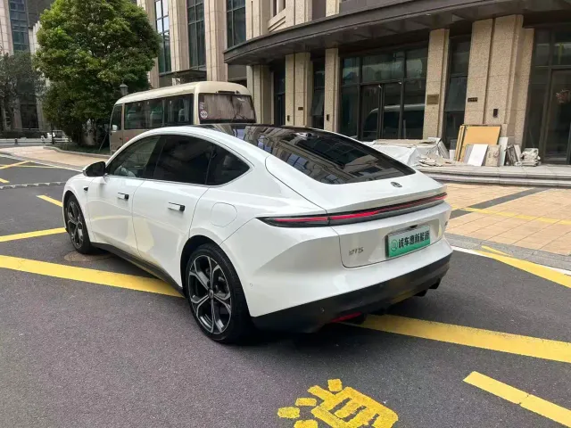 Nio ET5 — Фото автомобиля 9