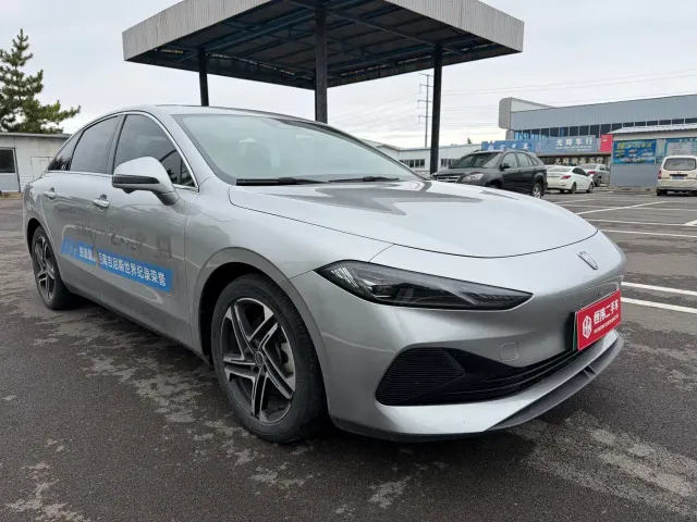 Roewe D7 — Фото автомобиля 3