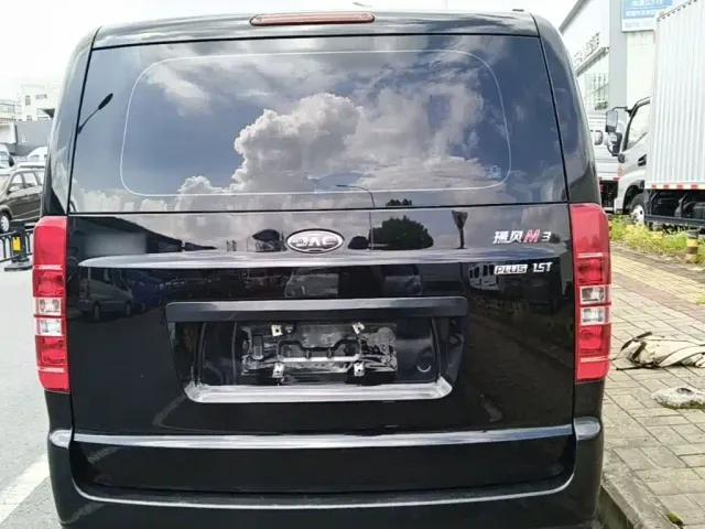JAC Refine M3 — Фото автомобиля 5