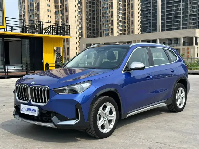 Фотография автомобиля — BMW X1