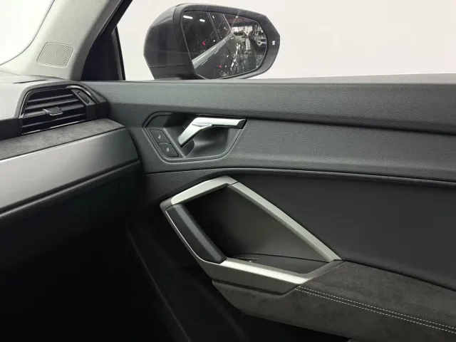 Audi Q3 — Фото автомобиля 9